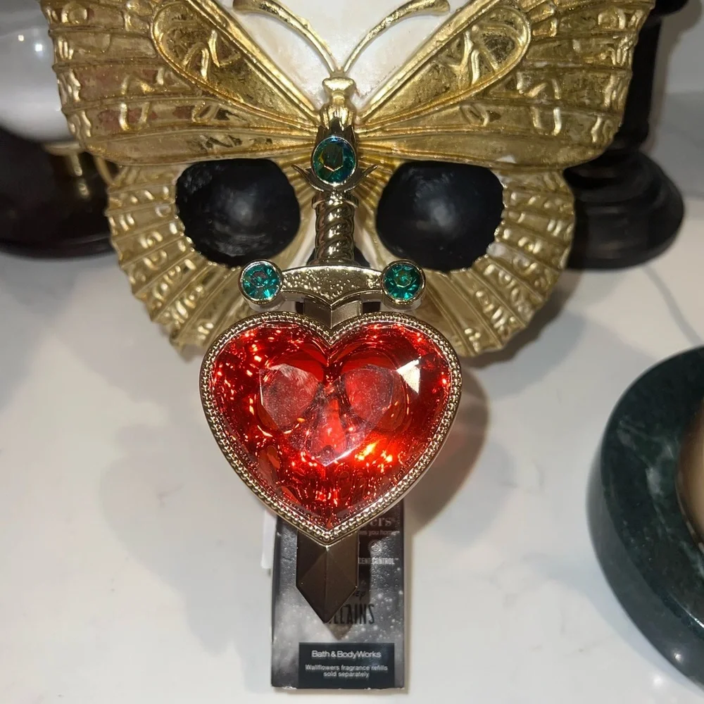 Bath & Body Works Disney Villains Evil Queen Heart Wallflower Night Light